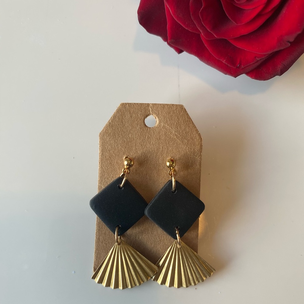 Fan Earrings - Brass stud